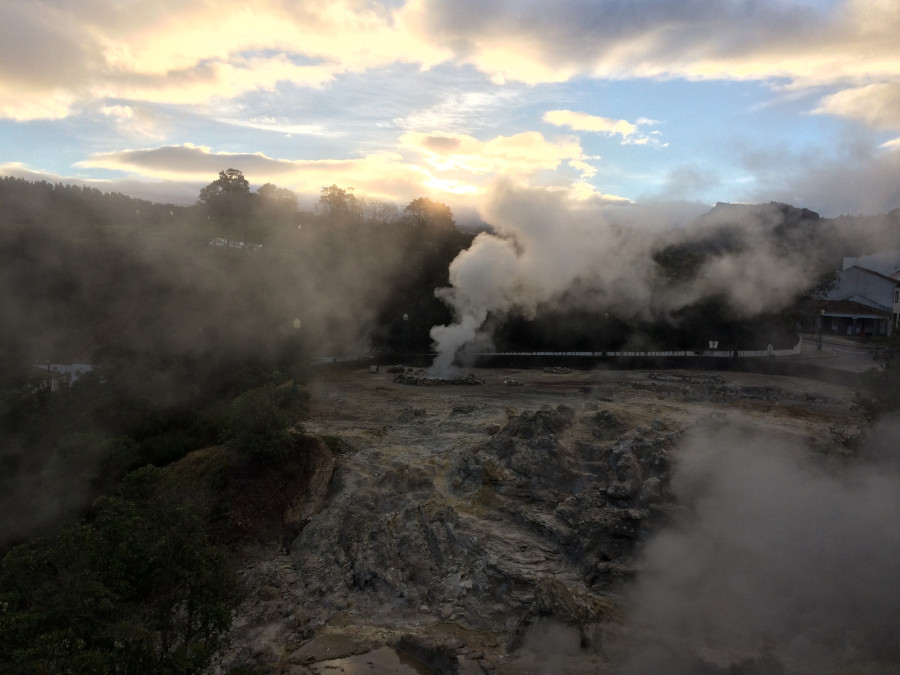 Furnas_fumarolas_2.jpg Furnas_fumarolas_2.jpg
