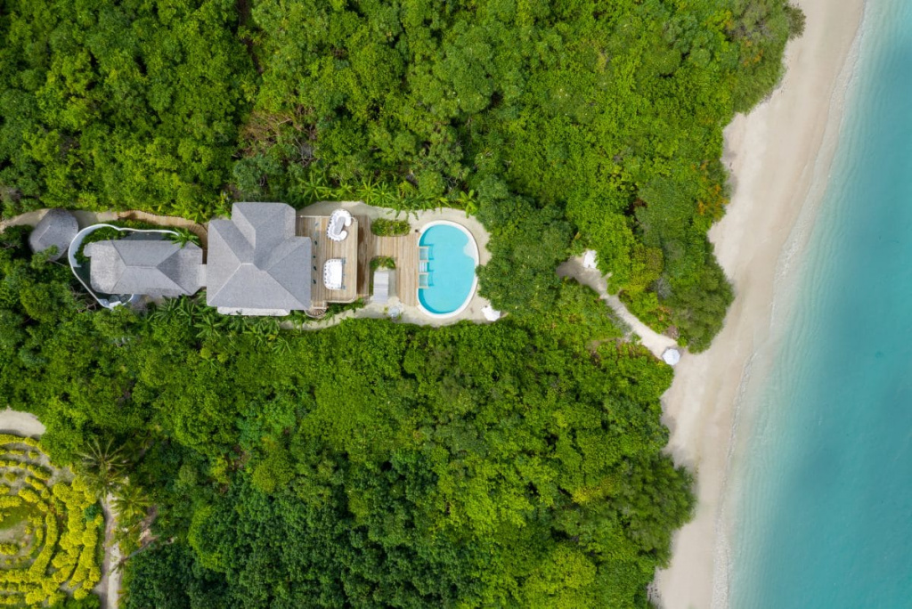 Two Bedroom Crusoe Reserve beachfront villa with Slide, Soneva Jani 5* Deluxe, 
