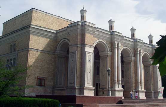 Театр оперы и балета в Ташкенте