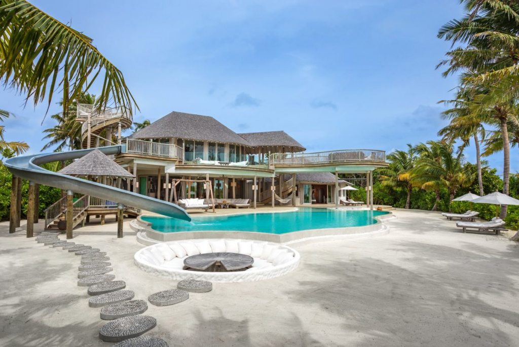 Three Bedroom beach front villa Island Reserve, Soneva Jani 5* Deluxe, 